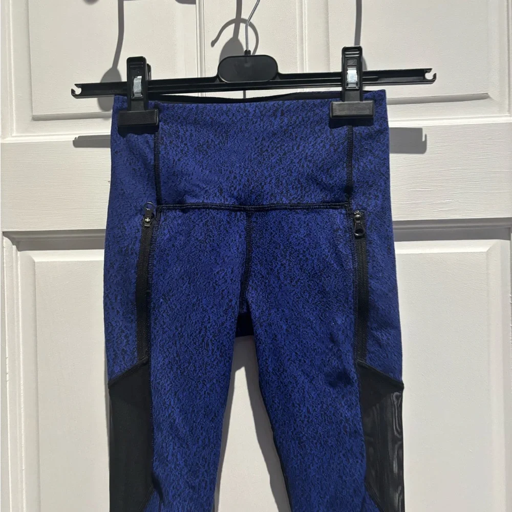 Lululemon Crops - Picture 2 of 3